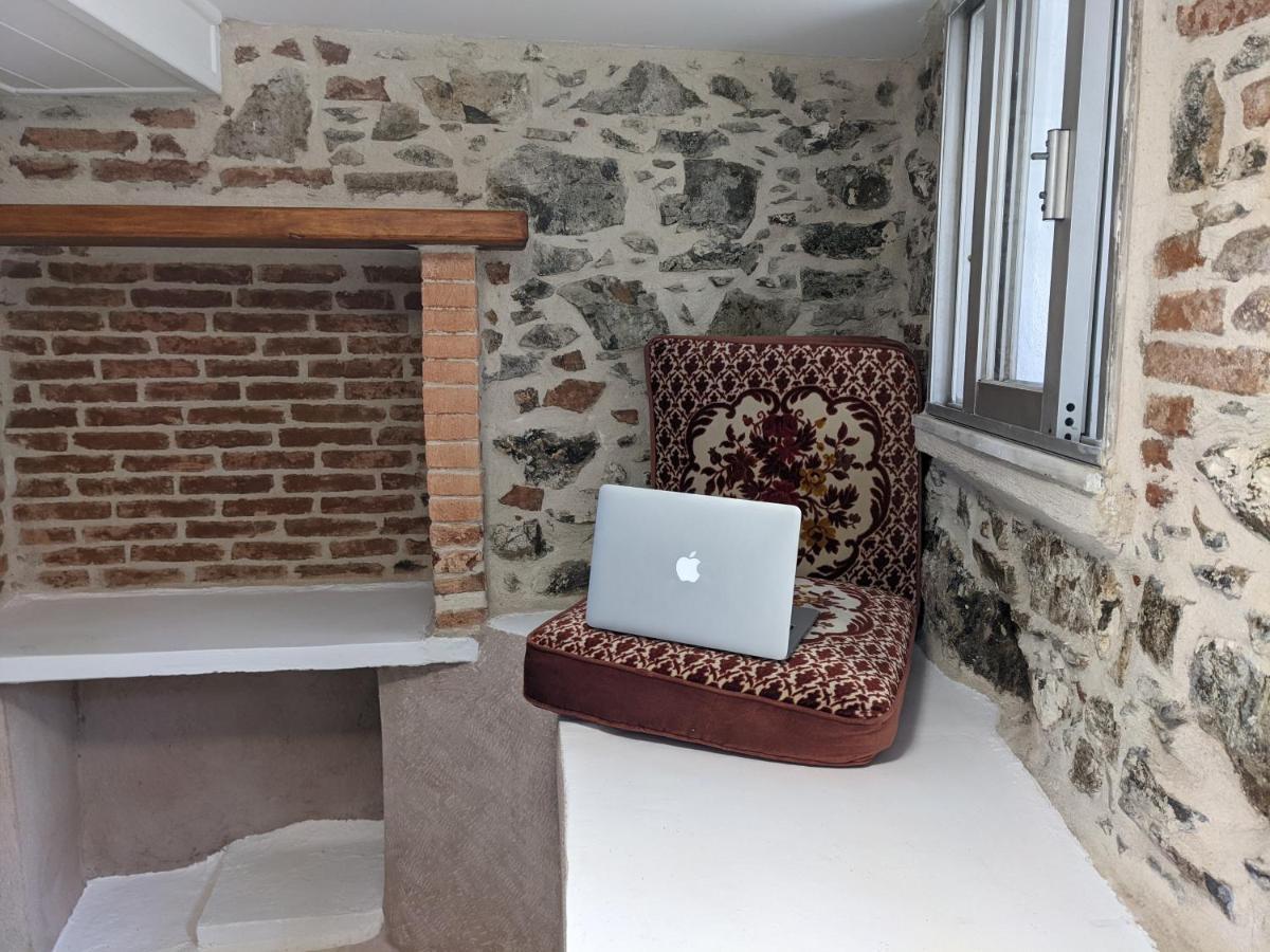 Best Sunset & Sunrise Budget Rooms Mytilene Ngoại thất bức ảnh